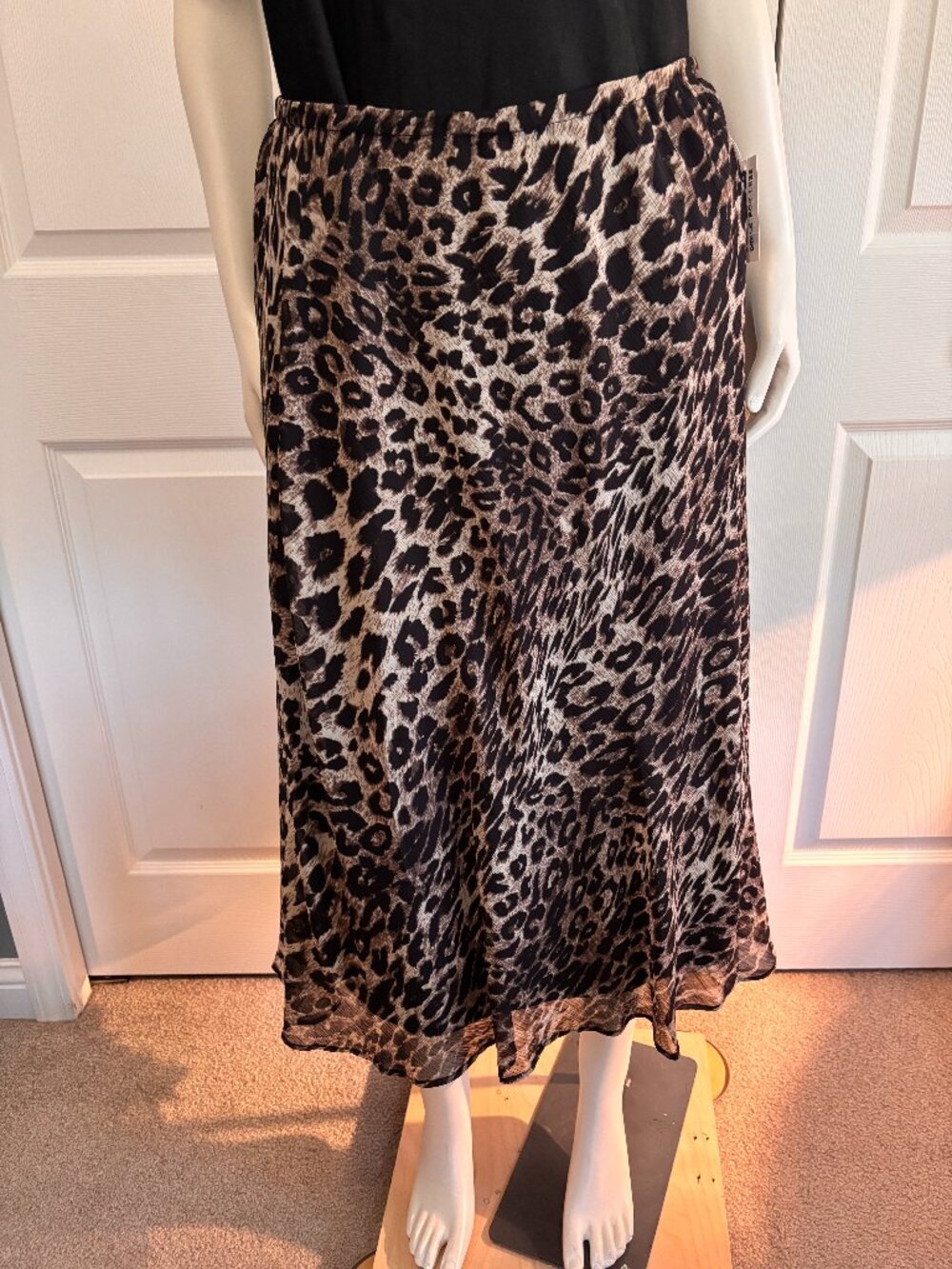 NWT Leopard Print Midi Skirt Size 14W Elastic Waist Flowy